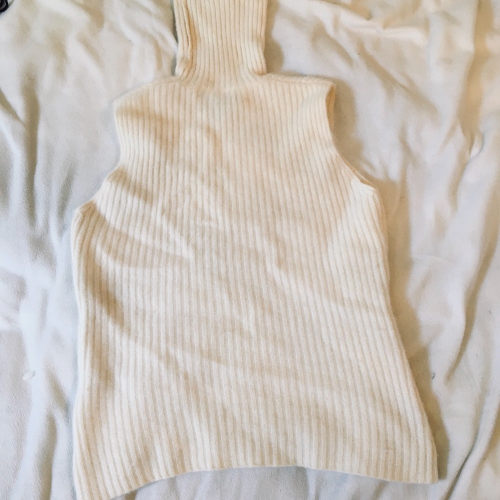 Sleeveless shirt, Ralph Lauren.